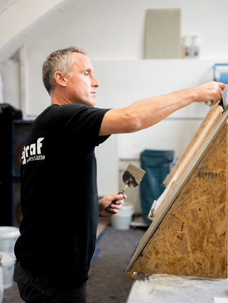 Malermeister Riegraf erstellt eine kreative Wandgestaltung