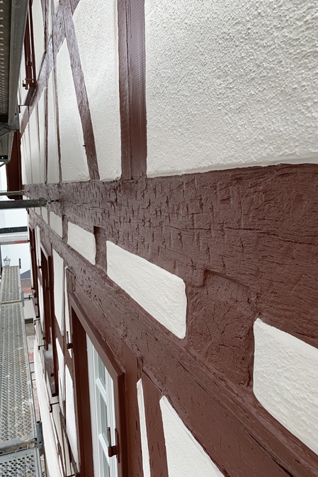 Detailaufnahme Fassadenrenovierung Fachwerkgebäude in Bietigheim-Bissingen